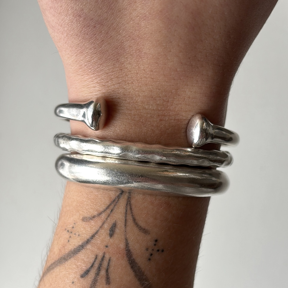 Alternative view of FEMI cuff