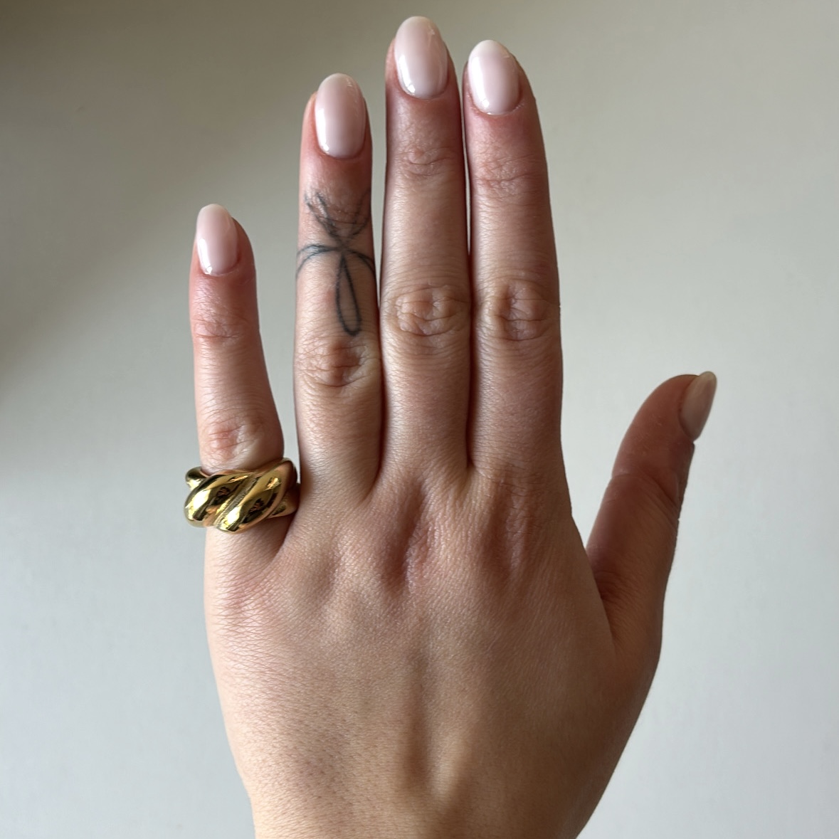 HUG ring - Image 7