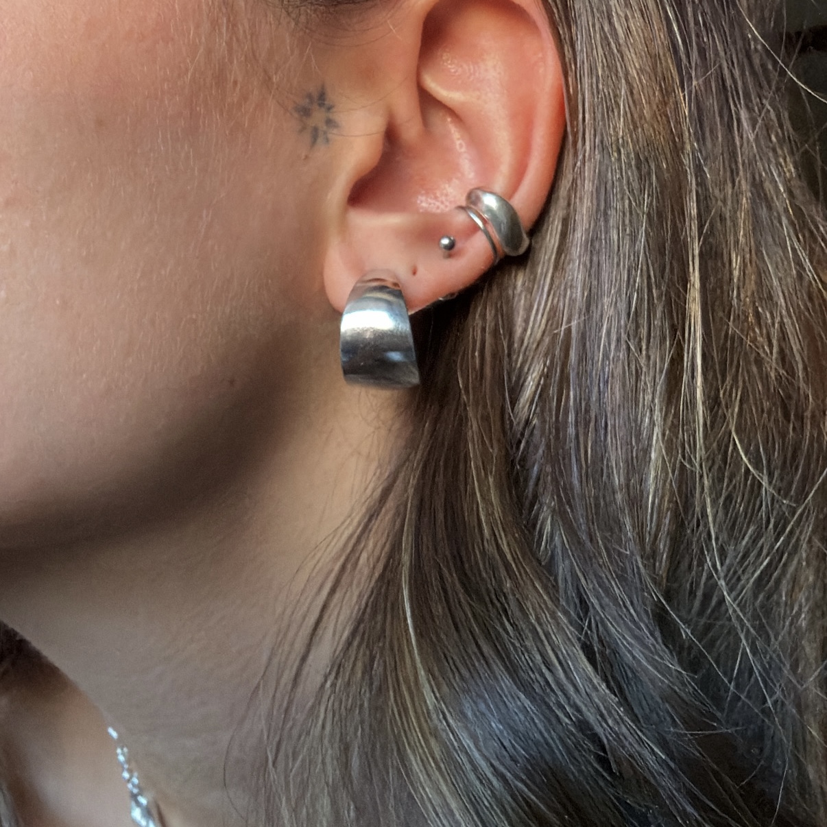 CURVE earring hoops - Image 4
