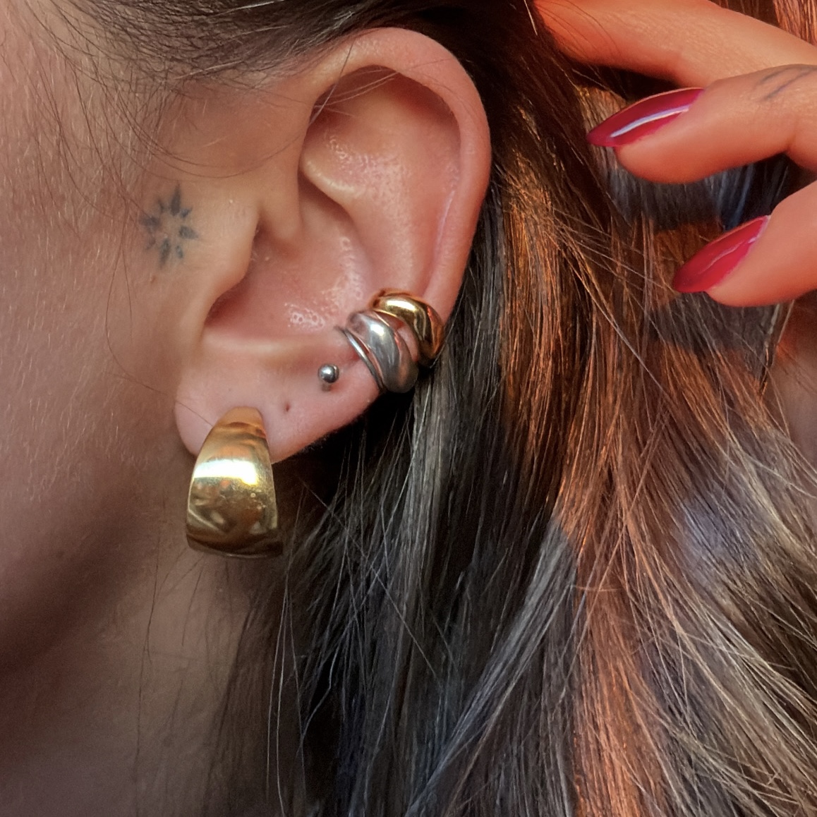 CURVE earring hoops - Image 2